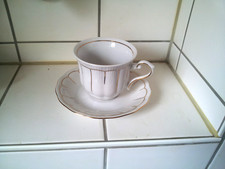eine  Walbrzych Kaffeetasse mit Untertasse , Weiß / Gold , nie Gebraucht, Neuw.