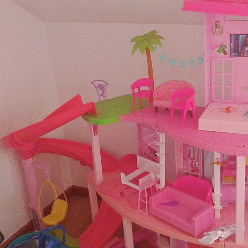 Mehrstöckiges puppenhaus - mehrstöckiges,