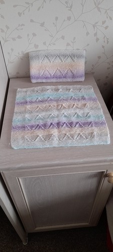 Handgestrickte puppenkleidung - handgestrickte,