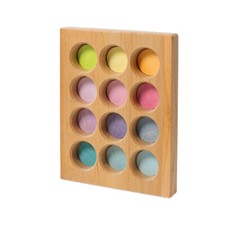 Grimms Sortier-Brettchen Pastell - Farbspiel, Motorikspiel, Kalender