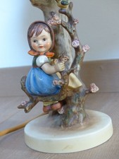 Goebel Hummel Lampe - Mädchen auf Ast mit Vogel