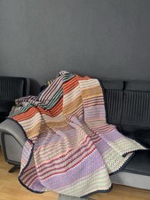 Große handgehäkelte