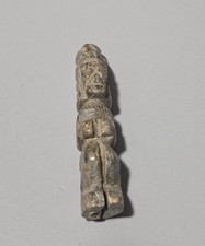 Präkolumbische Steinfigur
