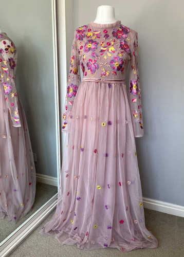Frock frill besticktes - &,