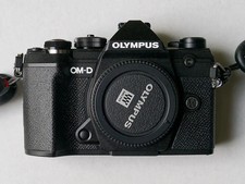 Olympus OM-D E-M5 Mark III  MFT Systemkamera Body schwarz 595 Auslösungen