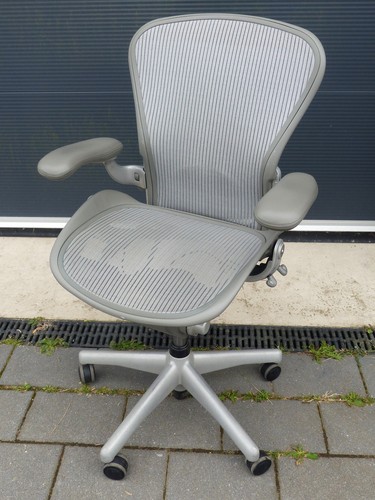 Herman miller aeron chair - herman,