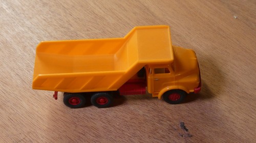 Wiking 671 muldenkipper man - h0,
