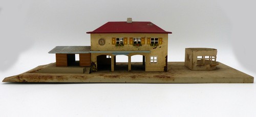 Alter blech bahnhof marke - alter, blech-bahnhof