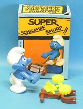 mit RASENMÄHER 40225 SUPER Schlumpf Nr. 3 Griff dunkelbraun Schleich OVP MiB