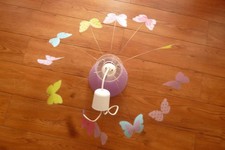 Kinderzimmer-Deckenlampe mit Schmetterlingen von Verbaudet lila rosa blau 