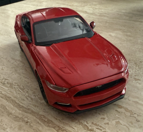 Maisto ford mustang 2015 - maisto,