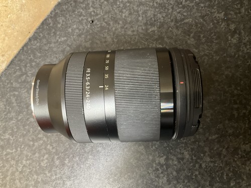 Sony 240mm 6 3 oss - fe, f3.5-6.3