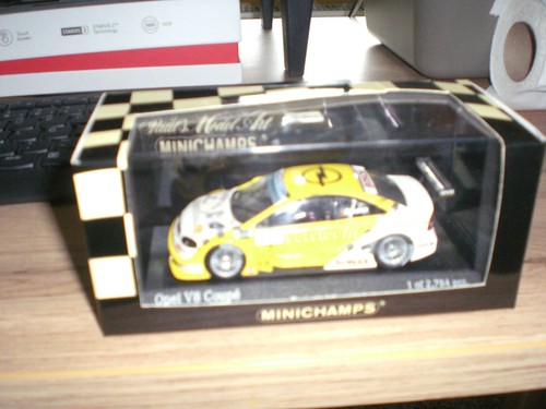 Modell autos dtm opel v8 - 1:43,