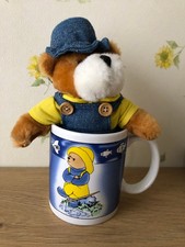 Schöner stoffteddy mit tasse - stoffteddy,