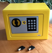 Budget Mini Tresor, Code- oder Schlüsselöffnung. Mit 2 Schlüssel und Batterien