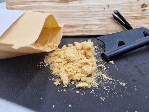 Fatwood sägemehl anzündhilfe - sägemehl,