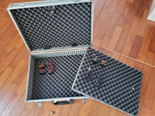 Großer miniaturenkoffer - großer,