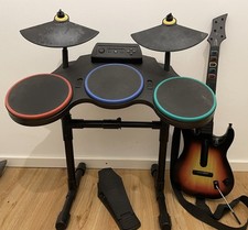 Guitar Hero Bundle PS3 - Gitarre, Mikrofon, Drums (möglicherweise defekt)