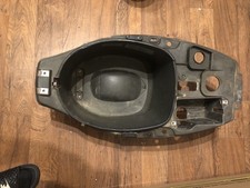 Piaggio TPH NRG Helmfach