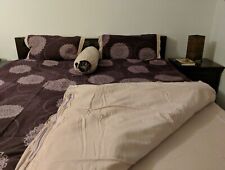 Hochwertige Bettwäsche-Garnitur in Aubergine mit Ornamente-Muster handgefertigt