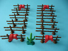 17 Teile für Western Diorama: 12 Zäune 1 Kaktus 4 Satteldecken - div. Hersteller