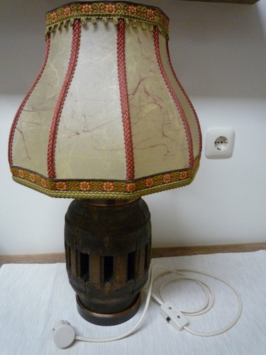 Alte wagenradnabe tischlampe - ,