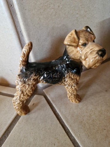 Goebel hund airedale terrier - goebel,