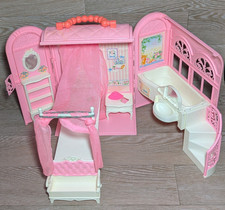 BARBIE BETT UND BADEKOFFER