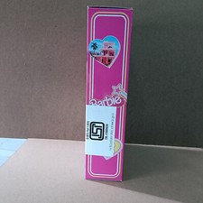 In langem blondem gewelltem