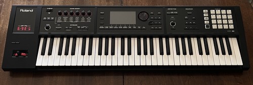 Roland synthesizer - fa-06,