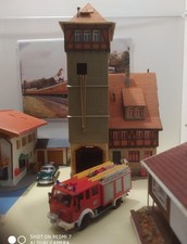 Feuerwache mit Löschfahrzeug 