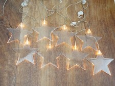 Konstsmide LED Sternenvorhang 4452-103 mit 8 beleuchteten Sternen zum Aufhängen