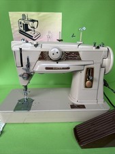 Nähmaschine Singer 401G Näht
