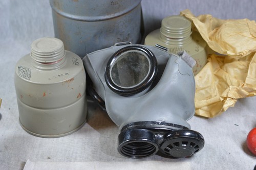 Gasmaske mit tornister - gasmaske, /