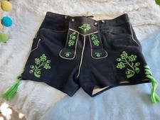 Trachten Lederhose  grüner Stickerei  kurz fürs Oktoberfest Bechert Hirschleder?