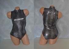 *NEU* Sexy & heiß - Silber Wetlook Hydrasuit Kroko Badeanzug Body, Gr. S 38
