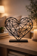 Low-Poly Herz Skulptur -