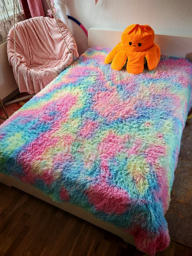 Flauschige regenbogen decke - flauschige, regenbogen-decke