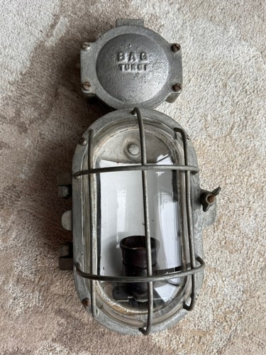 Antike bunkerlampe bag turgi - bunkerlampe,