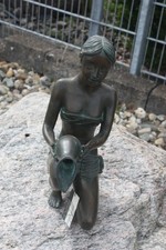 Mädchen Alessia 40cm Gartenfigur als Wasserspiel Bronze Wasserspeier Rottenecker