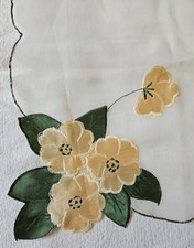 halbtransparente Tischdecke, Mitteldecke Organza ? „gelbe ? Blüten“, ca. 78 cm