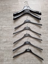 7 - Kleiderbügel von Boss schwarz neu*