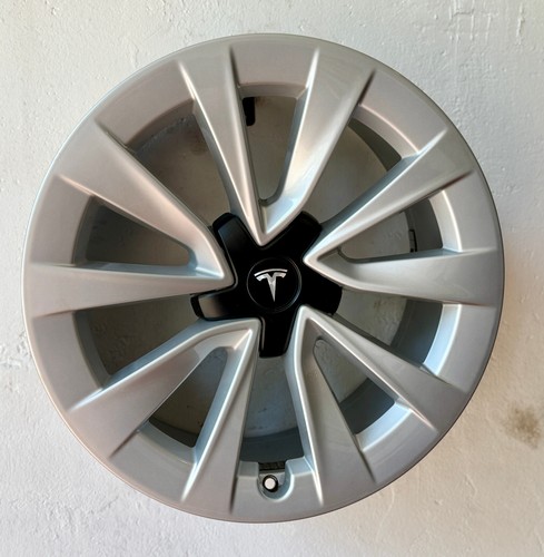 Original tesla model 5jx19 - 3, 8.5jx19