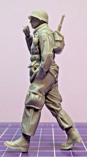 Paratrooper screaming - us,