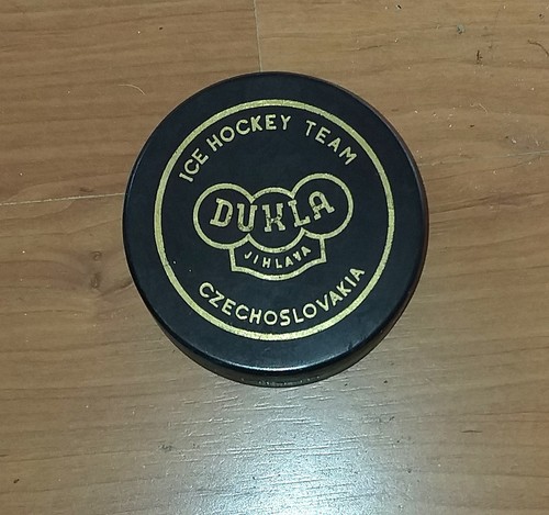 Official eishockey puck - eishockey, dukla