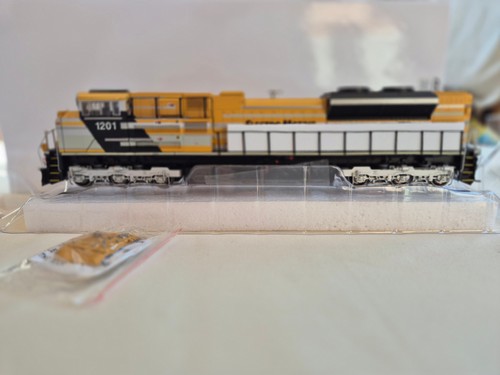 Athearn genesis 68823 emd - athearn,