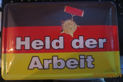 Blechschild gewölbt held der - blechschild,