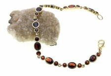 Ladies' bracelet with garnet