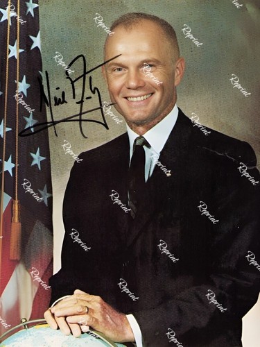 Neil armstrong nasa astronaut - neil,