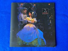 DIE SCHÖNE UND DAS BIEST